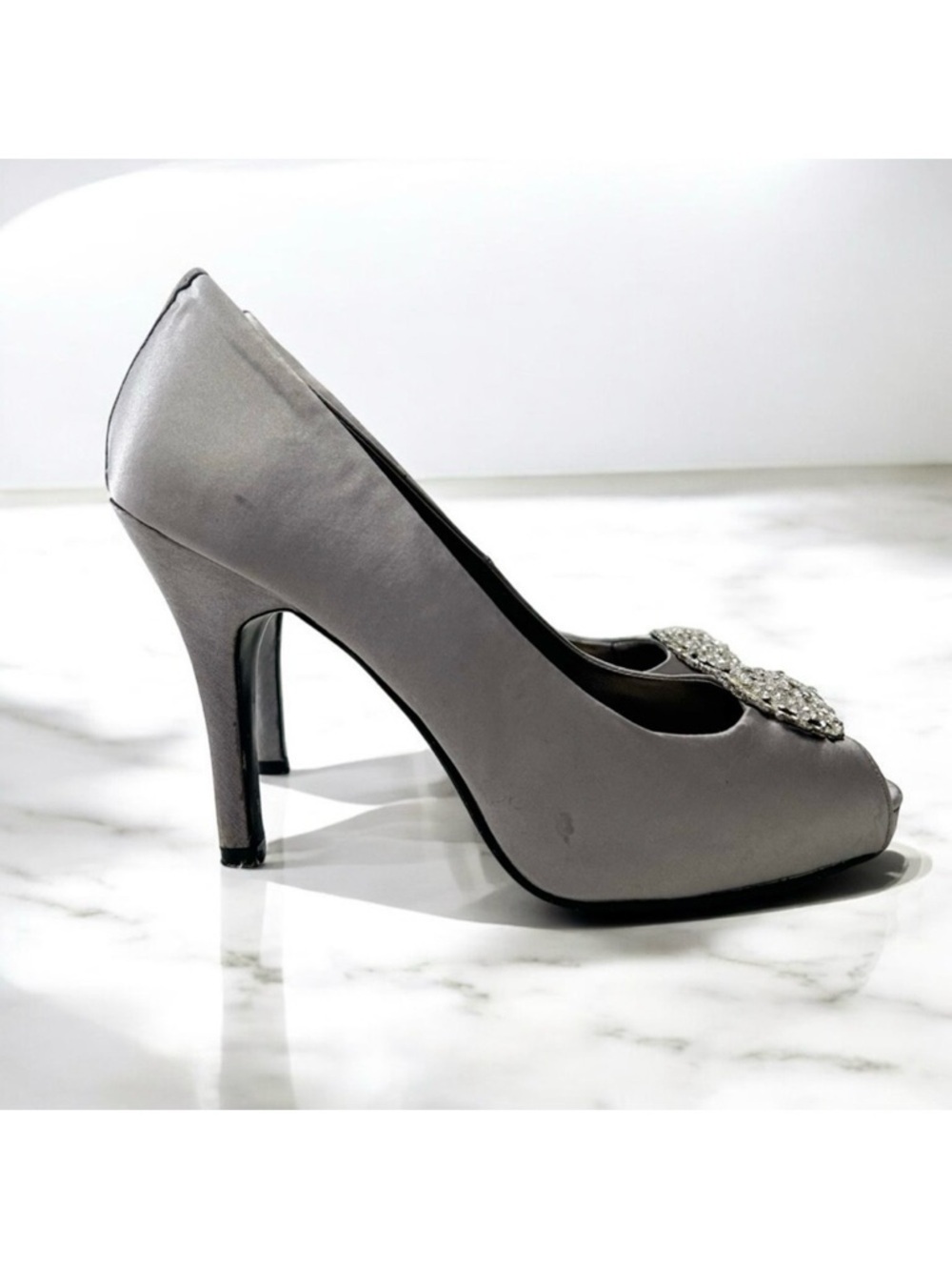 Roberto Vianni Silver Grey Satin Peep-Toe Platform Heels with Rhinestones Size 7